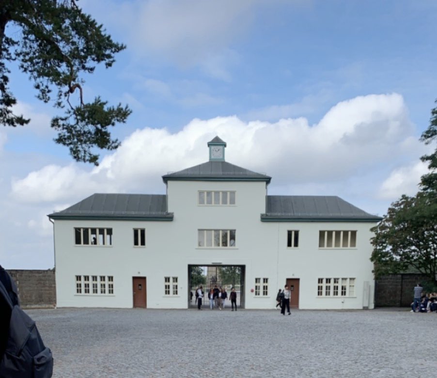 Entrada de Sachsenhausen donde estuvo recluido Fernando González. Imagen tomada de twitter.