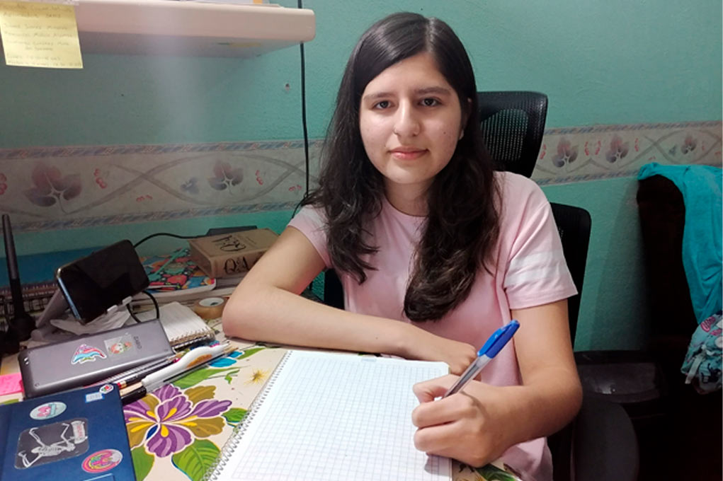 Mariana Rosas joven estudiante de preparatoria de la BUAP.