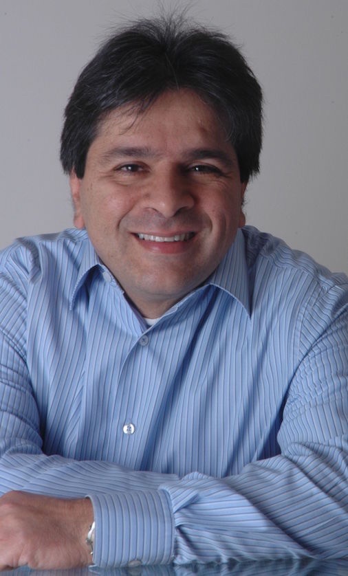 Luis Lach.